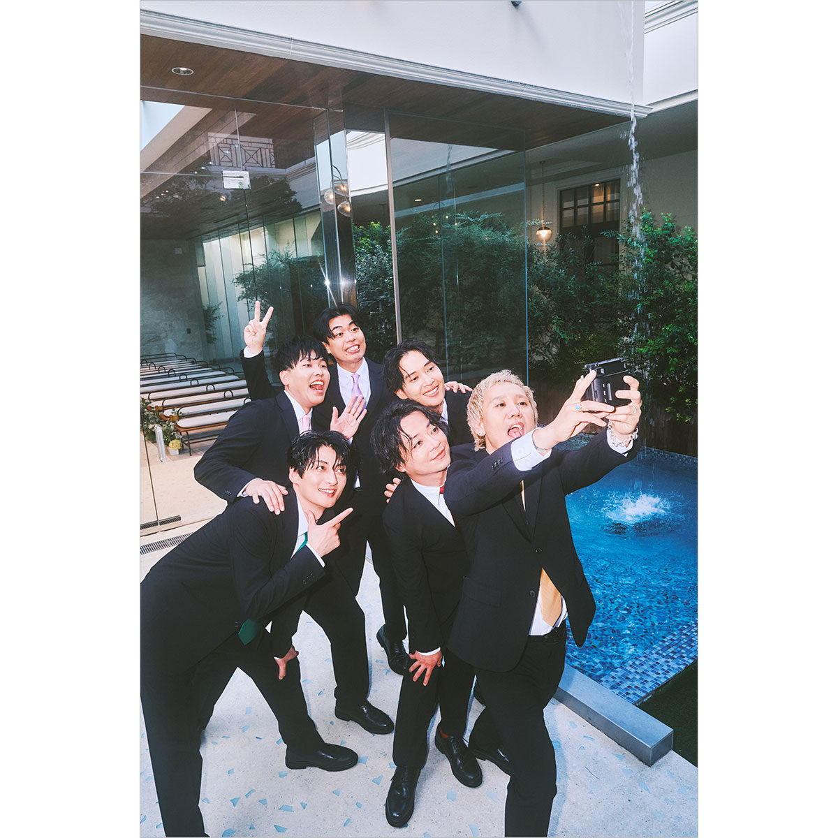 【限定ポストカード付き】漫烈 1st写真集 Flutter for me.（Quick Japan presents）
